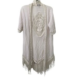 Vivid Cream Lace Wrap with Intricate Crochet Design